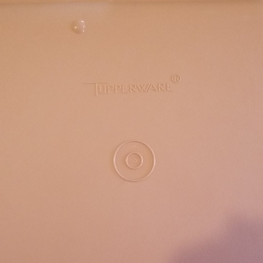 Tupperware - Picture 4 of 7